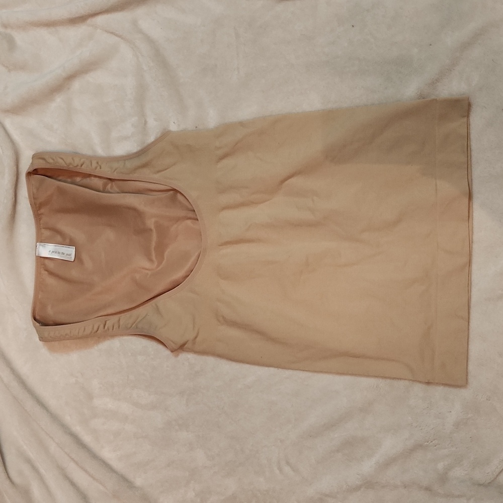A pea in the pod maternity shapewear top